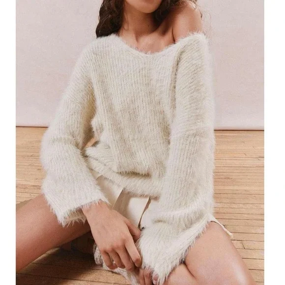 Urban Outfitters Kimchi Blue Priscilla Fuzzy Eyelash Knit Jumper Sweater Size M - Picture 1 of 10